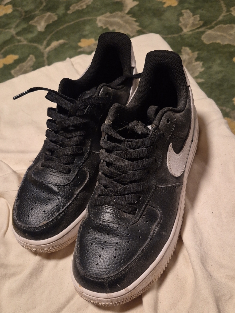 Nike Kids Black and White Low-Top Sneakers